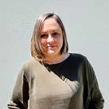 Paralegal Suzanne Thomas